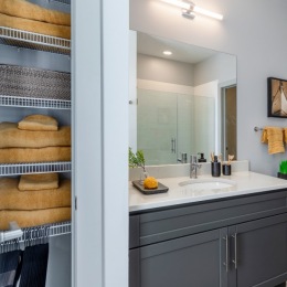 Start and end your day in your tranquil Delwyn bathroom. 🛁
#BalaCynwyd #NowLeasing #TheDelwyn #PennsylvanianLiving #NewLiving #FreshLiving #ConvenientLiving #TheDelwynApartments #BalaCynwydApartments Instagram post from @thedelwynapts on October 05, 2021 17:00:11pm